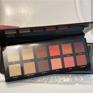{Ace Beaute} Serenity EyeShadow Palette New